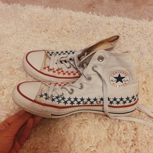 Star printed high top converse